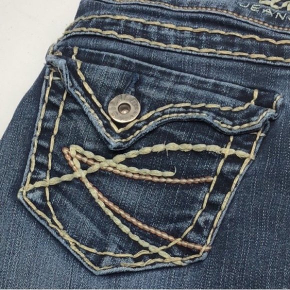 Stylish Blue Women's Jeans - Picture 12 of 12